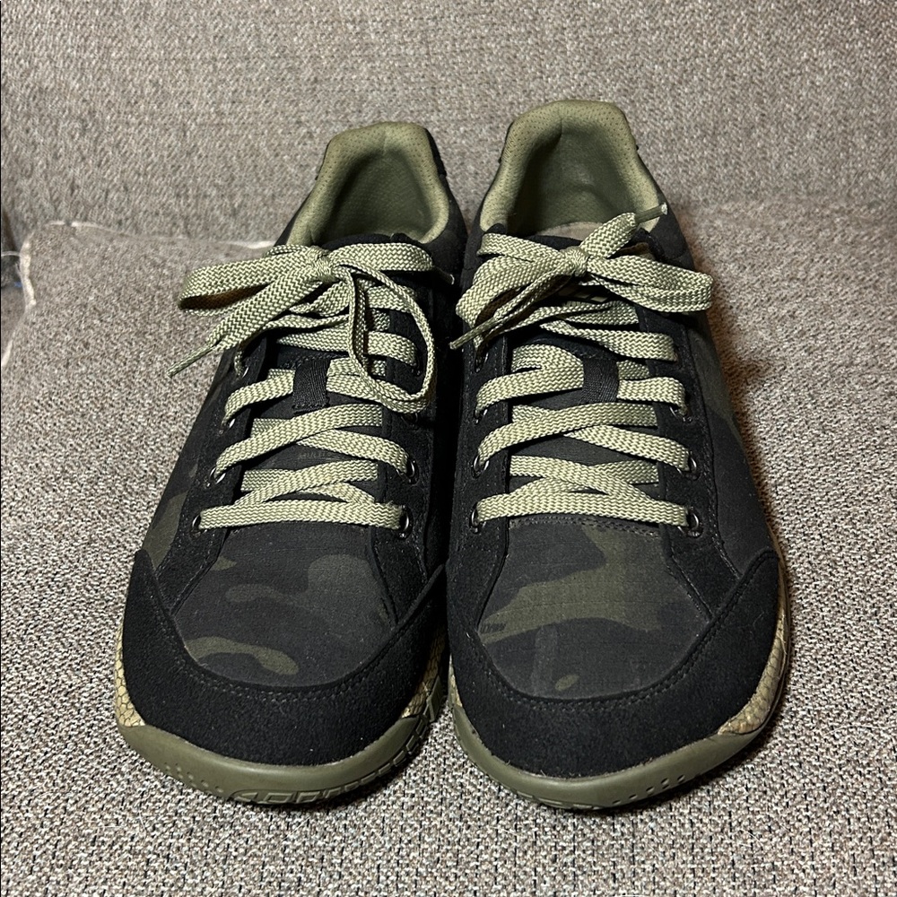 Viktos Men's Overbeach Low Shoes Black + Camo Size US 12 , like new! - Picture 2 of 7